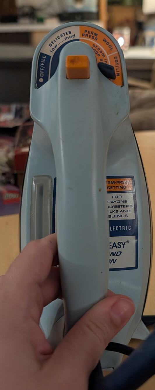 🧨Vintage General Electric Light n' Easy Iron